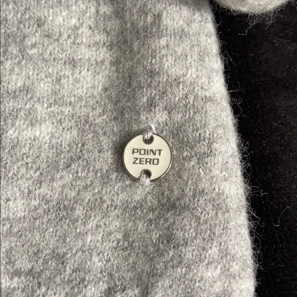 ❤️POINT ZERO PATCH WORKED COLOR BLOCKING SWEATER❤️ - Picture 6 of 15